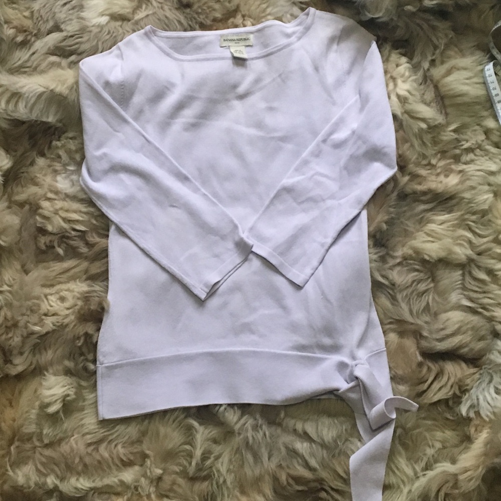 Banana Republic lavender light sweater top.